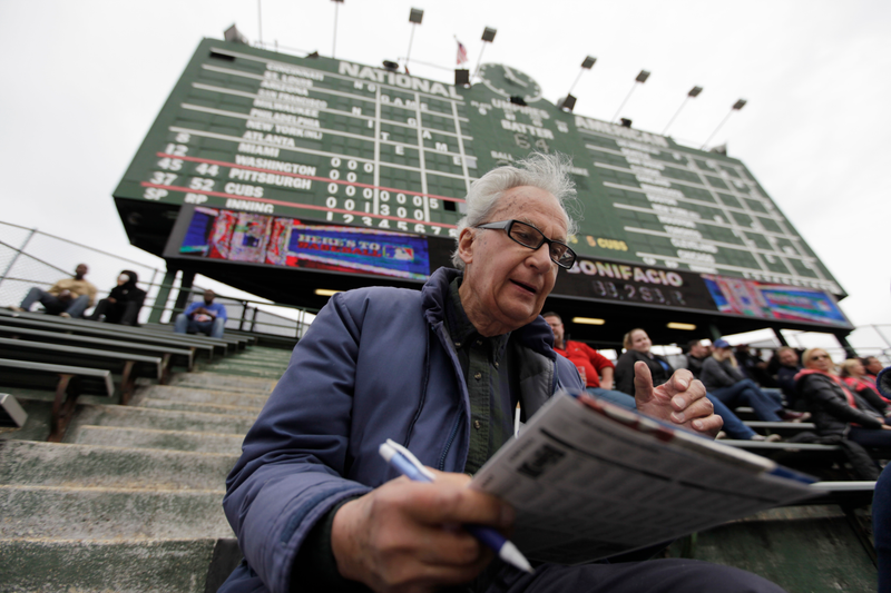 Illustration for article titled Rare Photos Of Wrigley's Scoreboard Mark Its 100th Anniversary